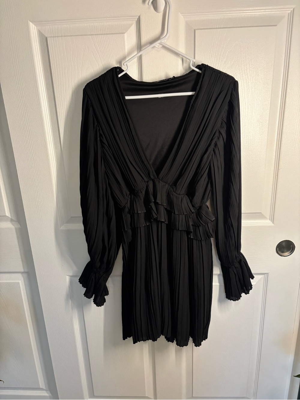 Nasty Gal Black Pleated Deep V Ruffle Mini Dress Long Sleeve US 6